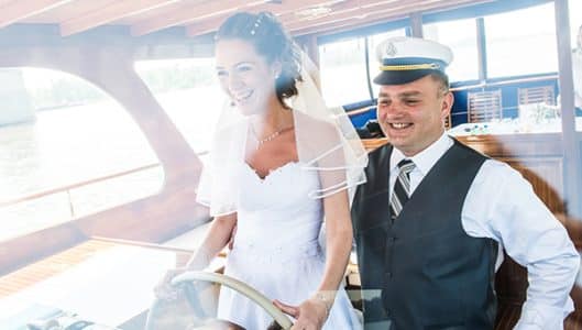 Romantikus esküvő yachton